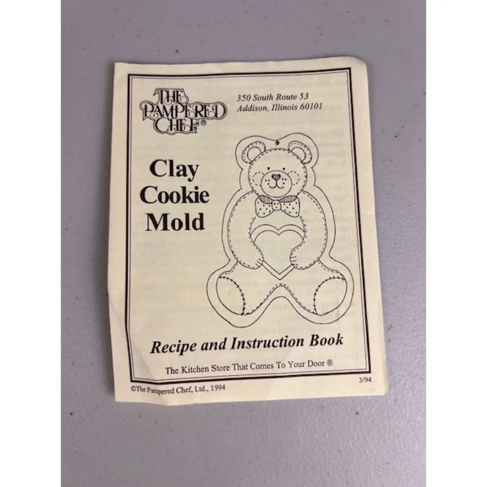 Pampered Chef Teddy Bear Clay Cookie Mold Vintage 1991 Stoneware with Recipes